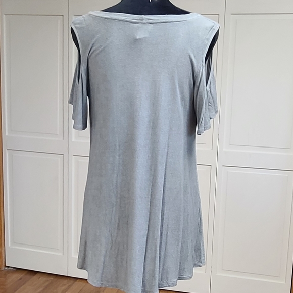 Women's  large Blu Pepper cold shoulder gray short sleeve top - Picture 4 of 7